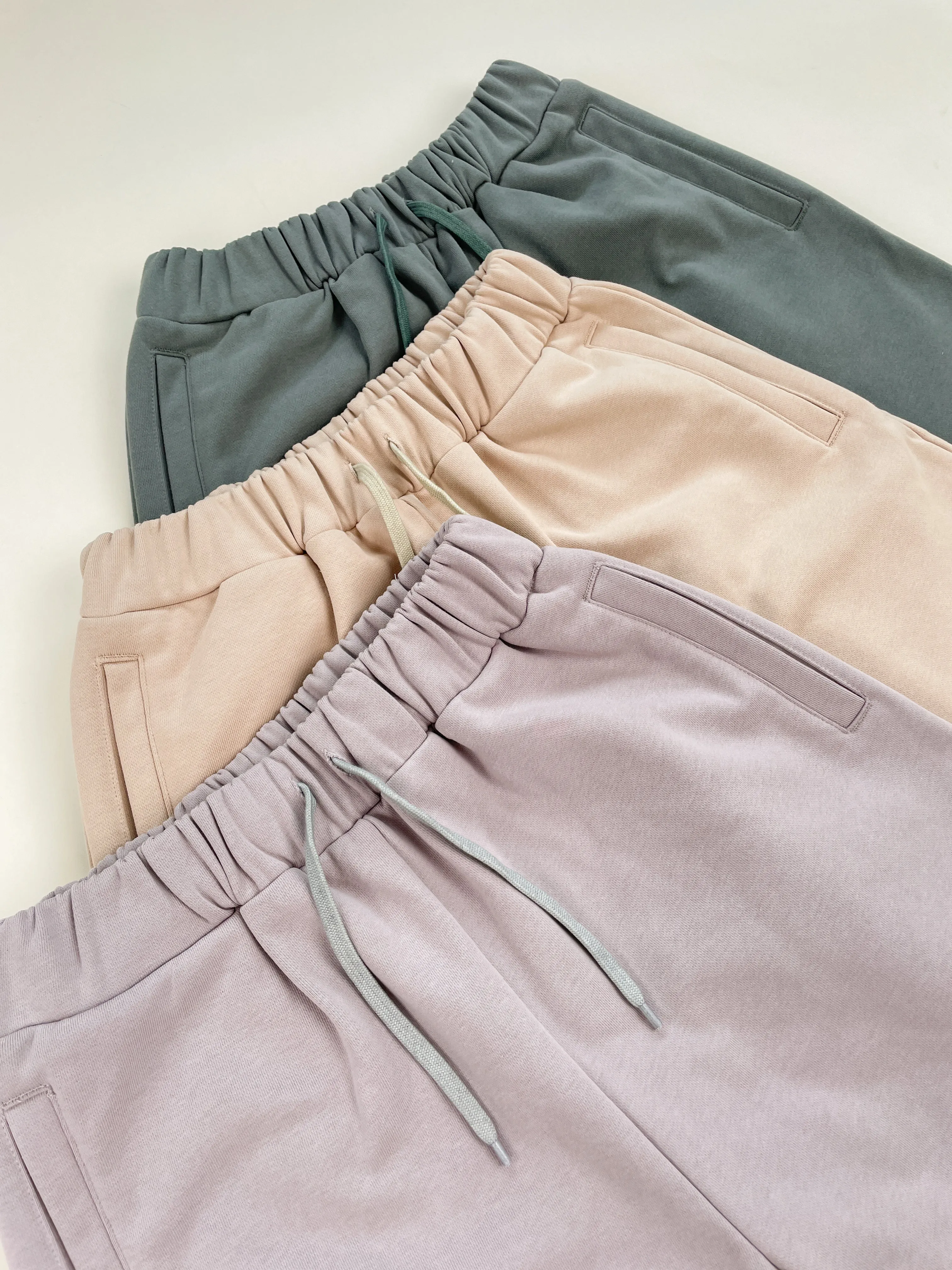 SCRIPT JOGGER SHORTS - FAWN